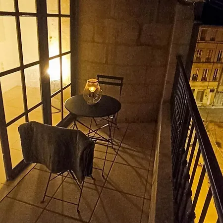 * * * Donjon Du Bijoutier * * * Wifi+Clim+Terrasse Apartment Beaucaire  Exterior photo