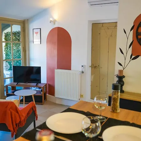 * * * Donjon Du Bijoutier * * * Wifi+Clim+Terrasse Apartment Beaucaire  Exterior photo